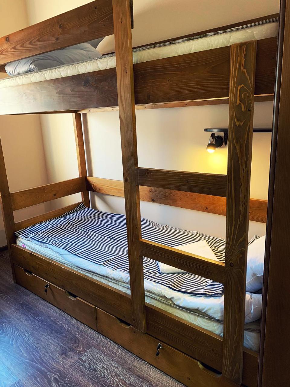 Hostel Gulliver 乌日霍罗德 外观 照片